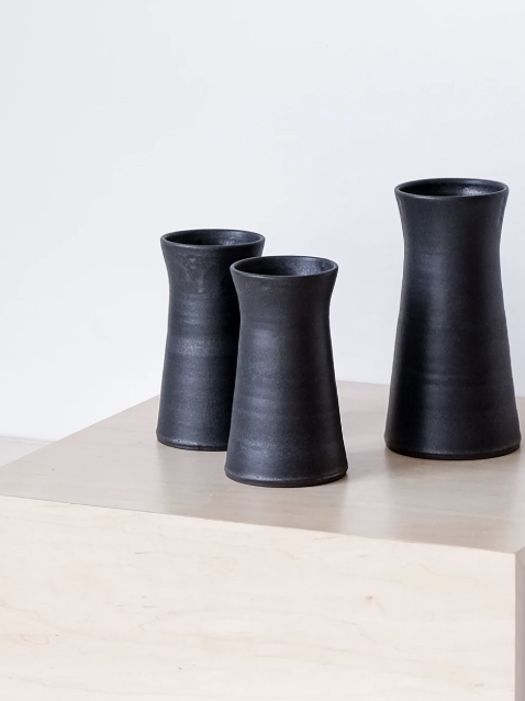 Vases en grès noir, pièces uniques Vases en grès noir
